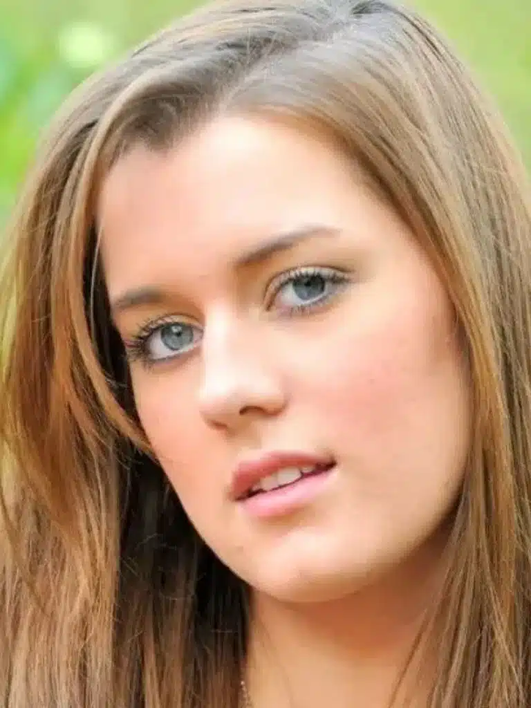Hayley Hanes Biography: Wiki, Age, Career, Height, Weight, Boyfriend, Net Worth & More